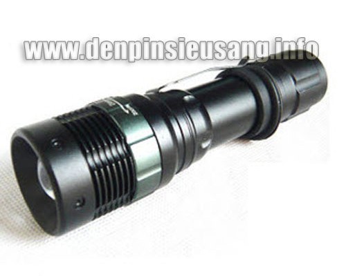 Đèn pin có nhiều cải tiến vượt bậc so với C30: sáng hơn, zoom xoay tiện lợi, dùng led CREE Q5, công tắc rất tốt. Thông số kĩ thuật: - Led CREE Q5 - Độ sáng 240 lumen - Chiếu xa 200m - Kích thướt: 132mm x 35mm x 27mm - Trọng lượng: 115g - 3 chế độ sáng: sáng chói, sáng mờ (tiết kiệm pin), và nhấp nháy liên tục (S.O.S cầu cứu) -...