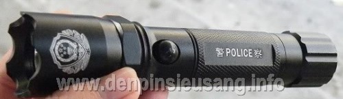 Đèn pin siêu sáng Vỏ nhôm dày, thiết kế chắc chắn, độ sáng 200lm, tặng pin sạc 18650, giá 300,000 vnđ Thông số kĩ thuật: - MS: 525-11 - Led CREE P4 - Độ sáng 200 lumen - Chiếu xa 200m - 3 chế độ sáng: sáng chói, sáng mờ (tiết kiệm pin), và nhấp nháy liên tục (S.O.S cầu cứu) - Vỏ hợp kim nhôm siêu bền, ko rỉ sét, thiết kế kín với...