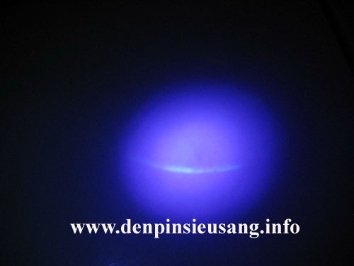Đèn pin siêu sáng chiếu tia cực tím UV độ sáng mạnh