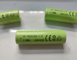 Pin Li ion 14500 1000mah-1400mah 3.7V là loại pin sạc lion 3.7v pin có kích thước bằng viên pin AA.  Được sử dụng làm nguồn nuôi cho robot mô hình, dùng trong các mạch sạc pin, box sạc,  làm nguồn điện dự trữ khi mất điện, sử dụng cho đèn pin và các thiết bị có điện áp 3.7V, dùng cho đèn  Pin LED siêu sáng các loại… Pin cho phép sạc lại đến 1000 lần mà không làm giảm chất lượng pin. Đóng gói : 1 Viên Thông số kỹ thuật :  Pin 14500 Loại pin : Pin Li-Ion  lithium sạc / sạc được nhiều lần Sử dụng  cho các loại thiết bị và đèn Volts : 3.7V Size : AA Kích thước : 14mm x50mm Chi tiết liên hệ 0907706024 ( Mr.Hiền )